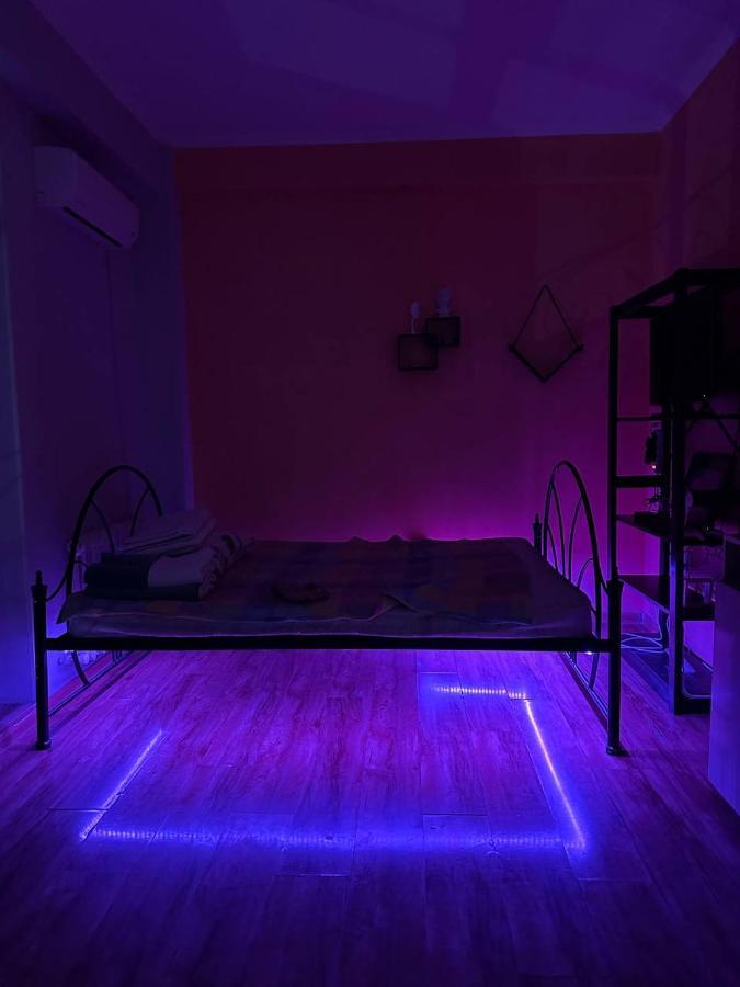 1-Room Apart. 21 On Usenbaeva 52 Near Eurasia Shopping Center بيشكيك المظهر الخارجي الصورة