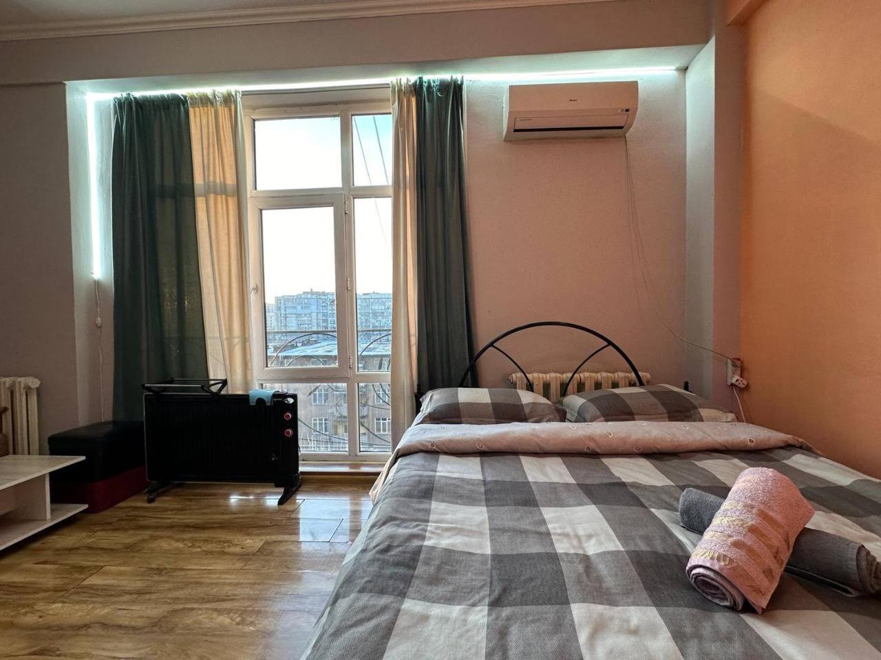 1-Room Apart. 21 On Usenbaeva 52 Near Eurasia Shopping Center بيشكيك المظهر الخارجي الصورة